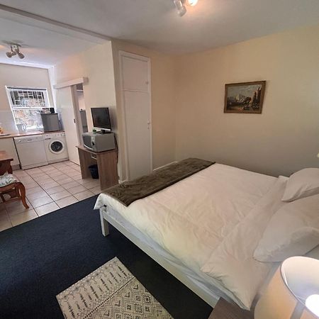 Highlands Self Catering Apartment Cape Town Bagian luar foto